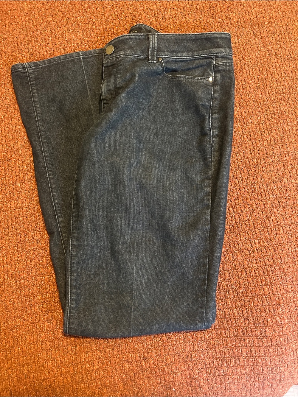 Ann Taylor Women’s 
Charcoal Straight Jeans